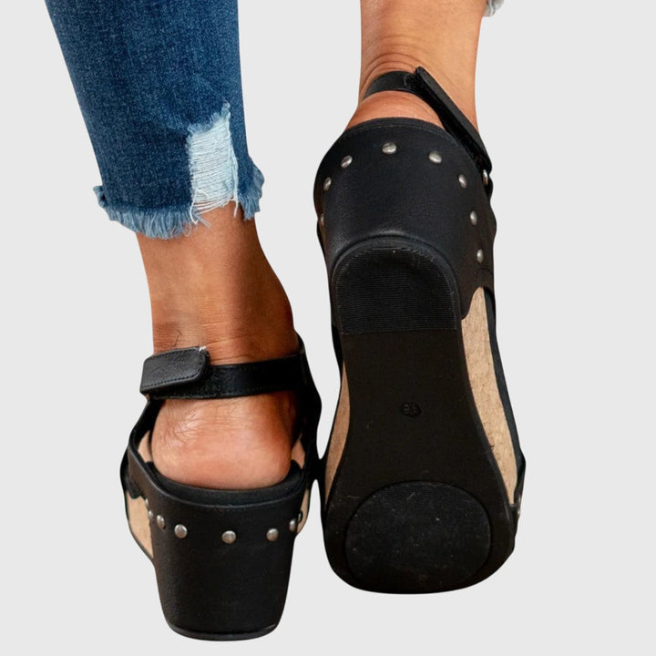 Buckle-Strap Womens Flat Sandals, Cushioned Open-Toe