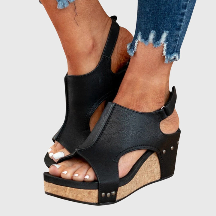 Buckle-Strap Womens Flat Sandals, Cushioned Open-Toe