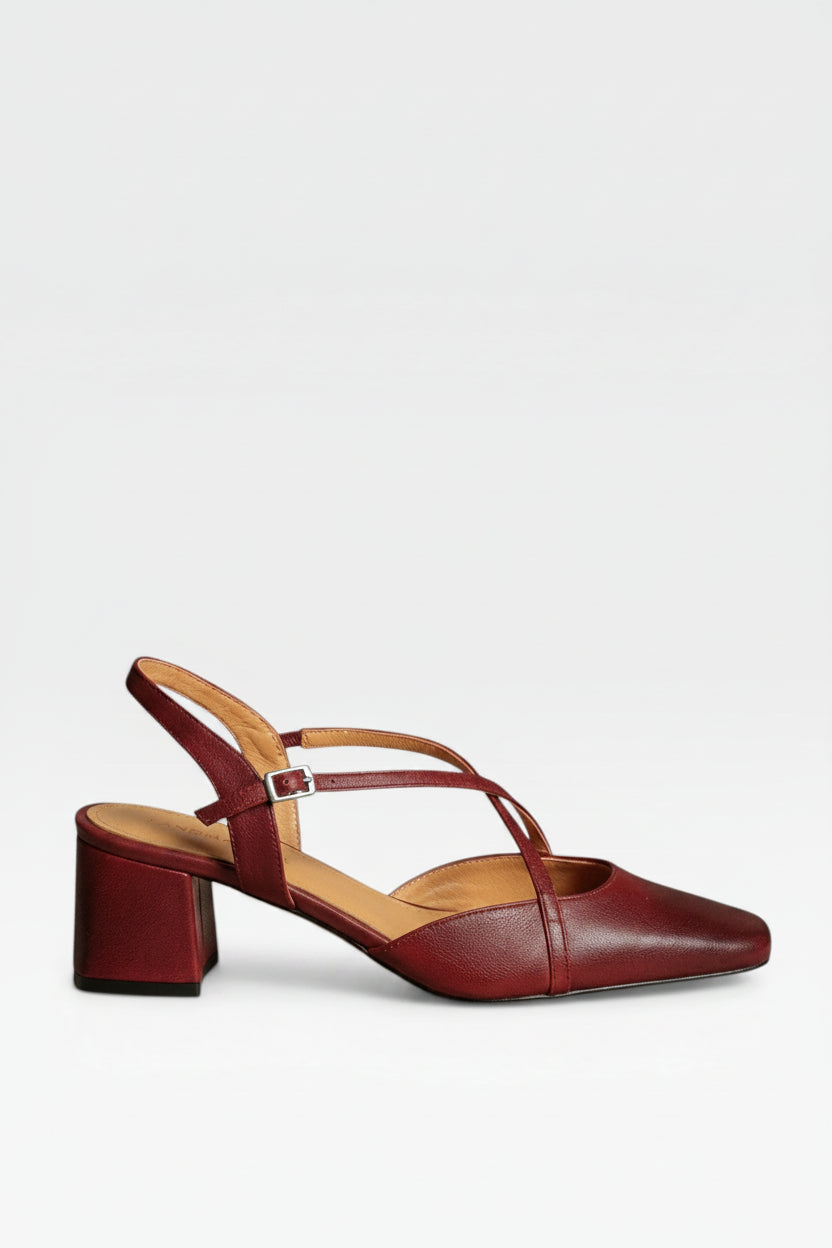 Leather Block-Heel Closed-Toe Womens Slingbacks, Buckle