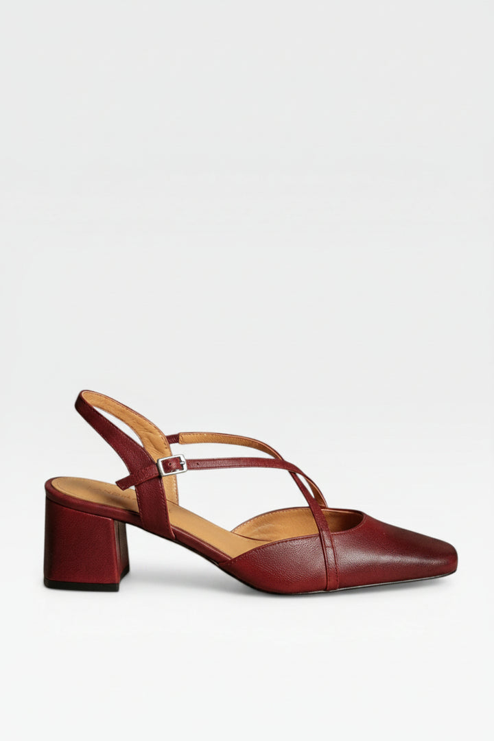 Leather Block-Heel Closed-Toe Womens Slingbacks, Buckle