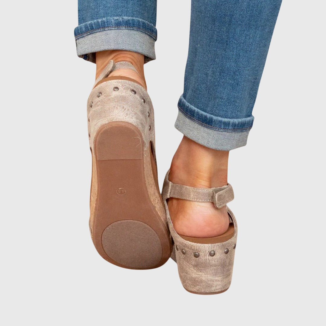 Buckle-Strap Womens Flat Sandals, Cushioned Open-Toe