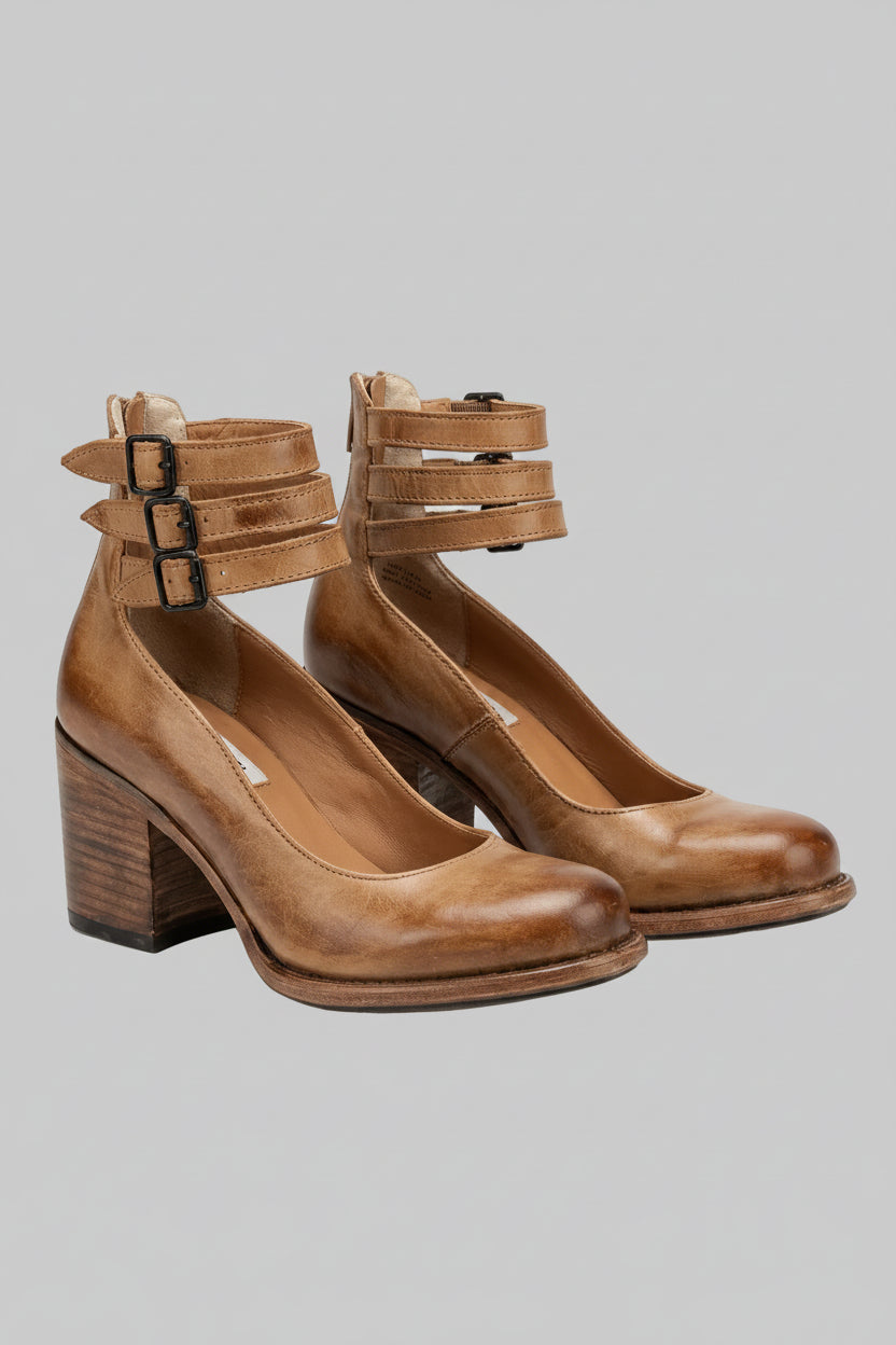 Strappy heeled pumps — Studio - Clean | Generated by Modelize